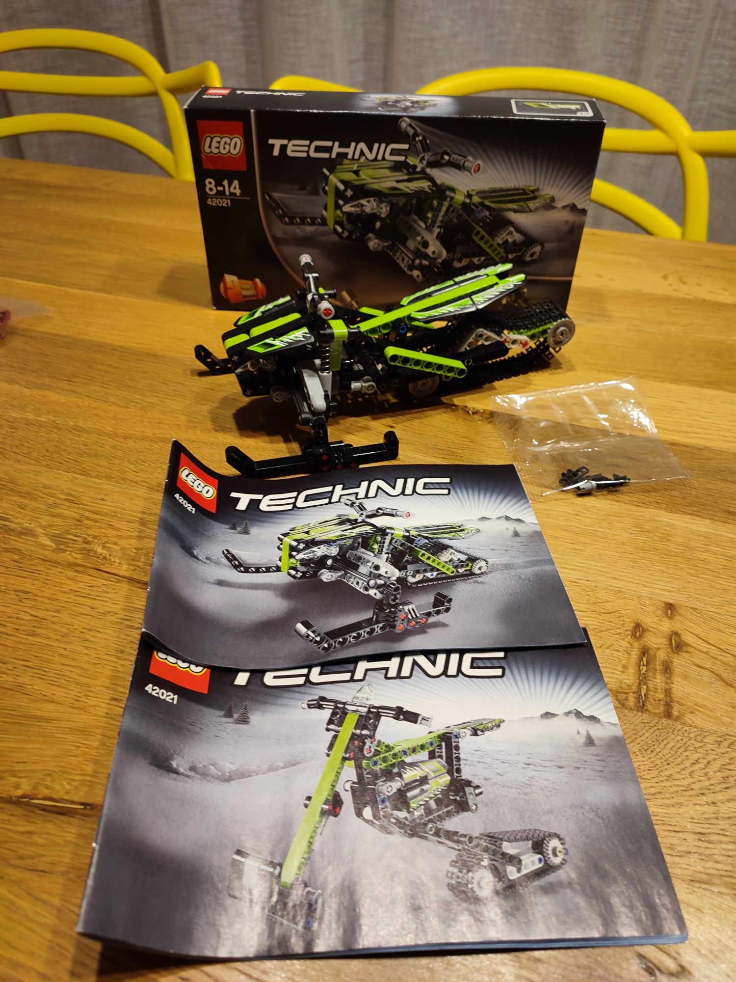 LEGO Tehnic Snowmobil 42021