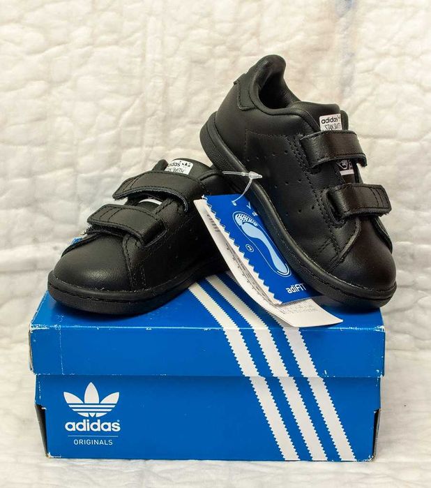 Детски маратонки от естествена кожа Adidas номер 22