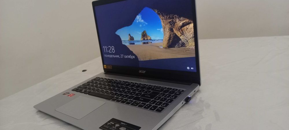 Ноутбук acer. На хорошем состоянии!!!