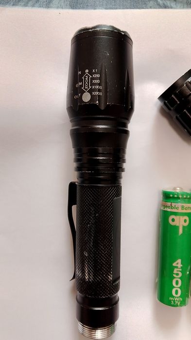 Продаётся фонарик аккумуляторный светодиодный с линзой