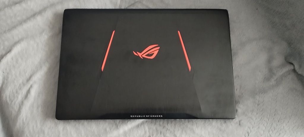 Игровой ноутбук ASUS ROG Strix