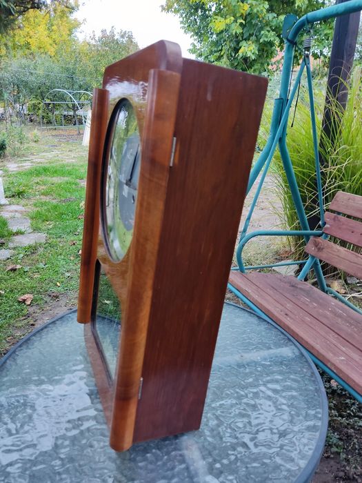 Стенен часовник  metron