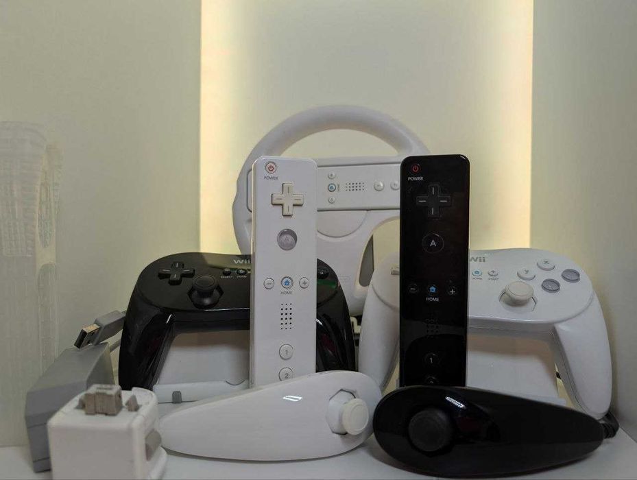 Nintendo Wii Аксессуары (Nunchuk и др)