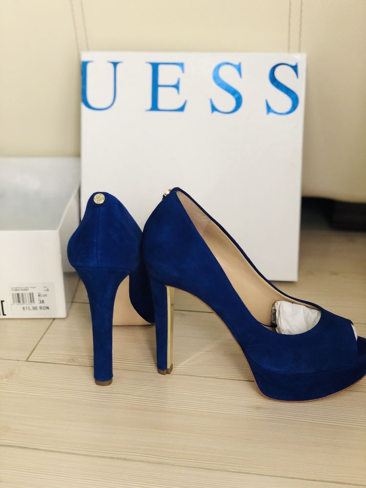 Pantofi Guess.   Livrare gratuita olx