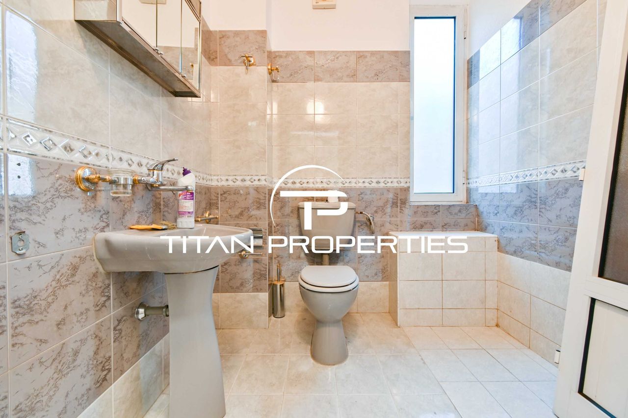 Дава се под наем Четиристаен апартамент в София, Център - 122 кв.м за 816 € - Снимка #13