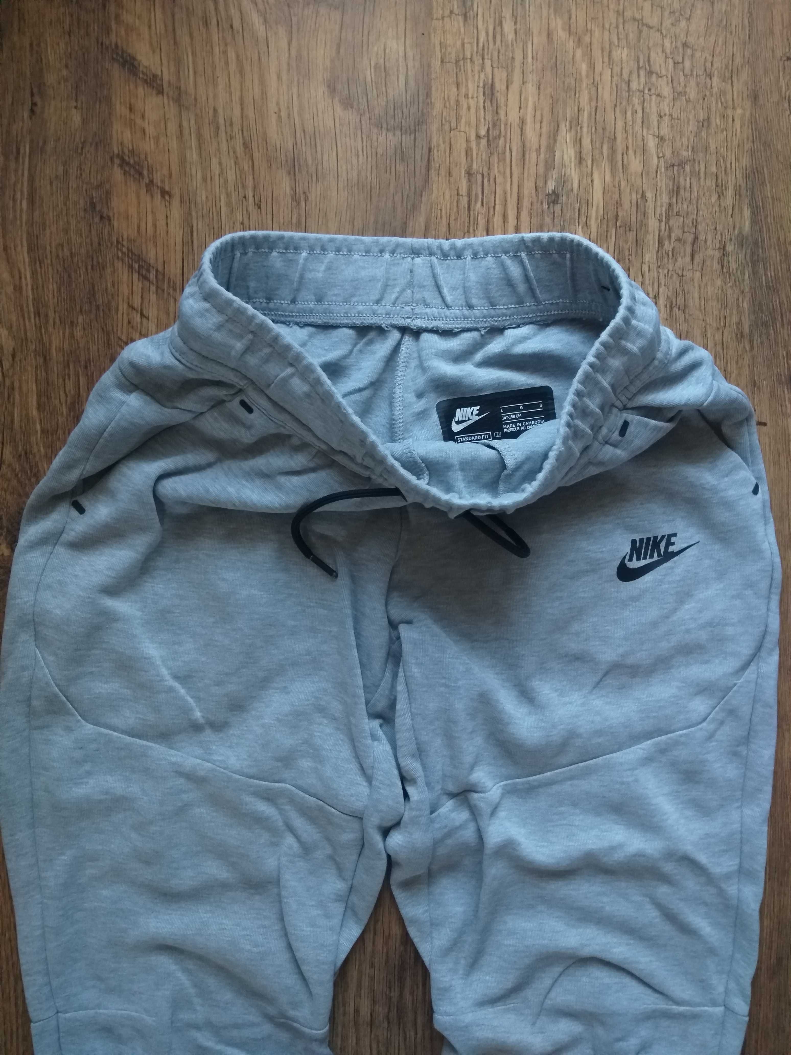 Nike B NSW TCH FLC PANT - страхотно юношеско долнище 147-158см.