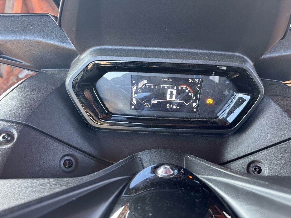 Yamaha Xmax 300 Full