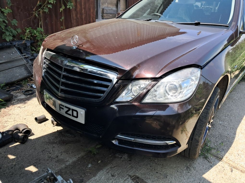 Dezmembrez Mercedes  E clas w212  2.2CDI