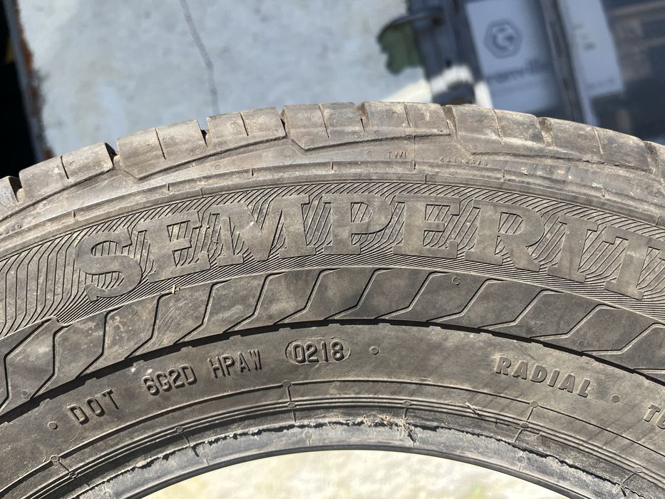 4 бр. гуми за бус 225/65/16C Semperit 3x9 mm 2x7 mm DOT 0218