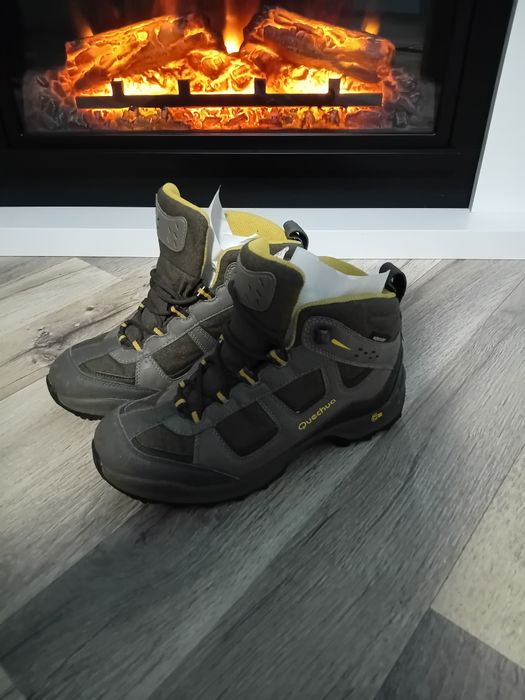 Vând bocanci drumetie pentru femei, marca Quechua, ghete Musette și bo