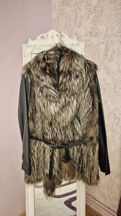 Haina din blana de vulpe noua