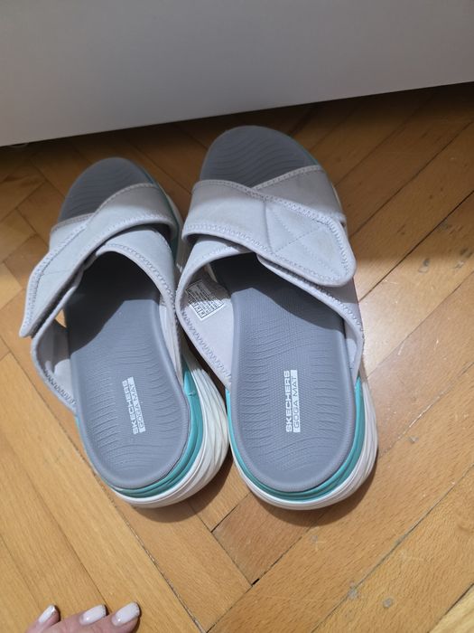 Papuci dama skechers masura 38