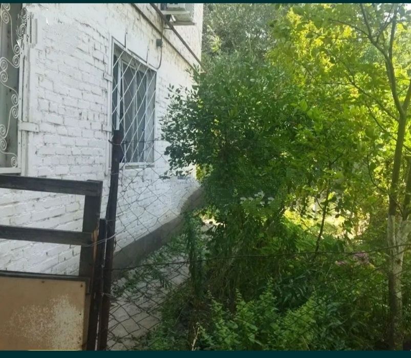 Продается 2 ком кв р-н 11 мкр 8,5 мл