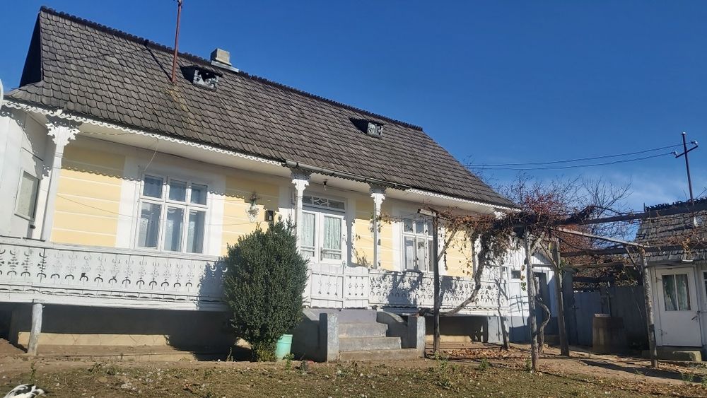 Ofer casă la țară în chirie