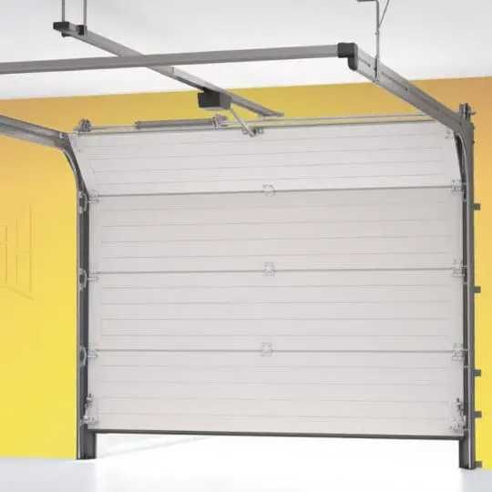 Usa de garaj la comanda