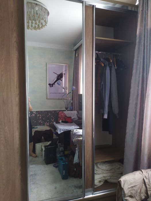 Шкаф платеной очень крепкий красивый.продается в связи с переездом