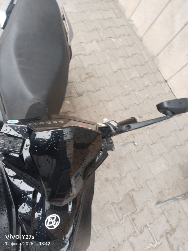 Skuter benzinli  xolati yaxshi mejigari bor