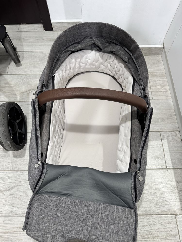 Stokke Xplory V6 gri cu insertii maro 3 in 1