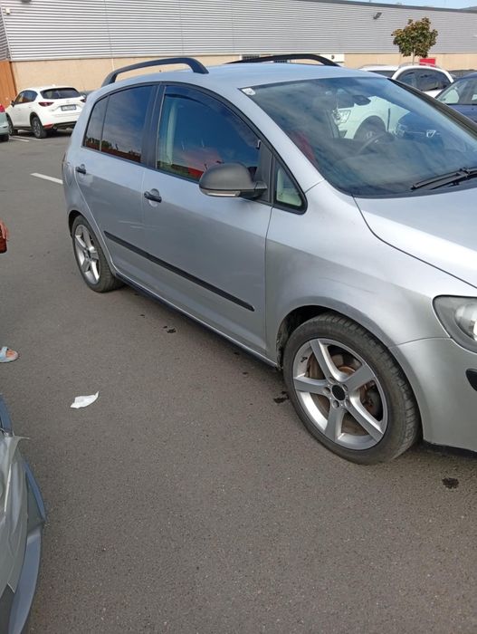 Vând golf 5 plus stare foarte bună