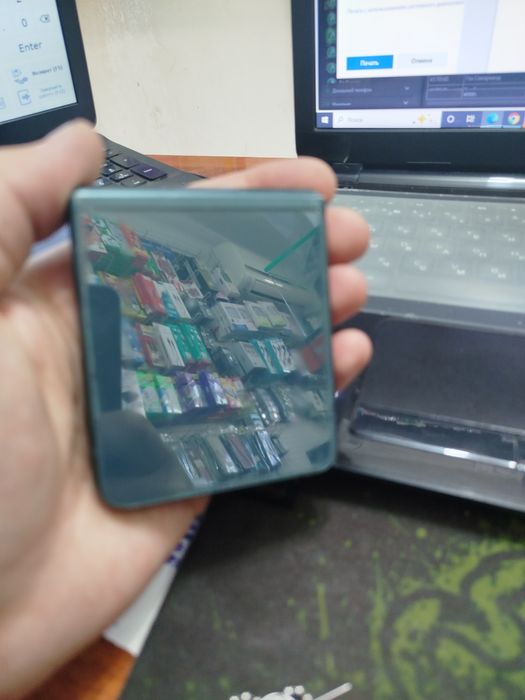 Samsung FLIP 3  8/256 GB на запчасти не дорого