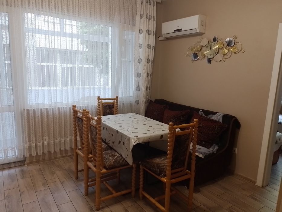 Дава се под наем Тристаен апартамент в Варна, Червен площад - 78 кв.м за 612 € - Снимка #2