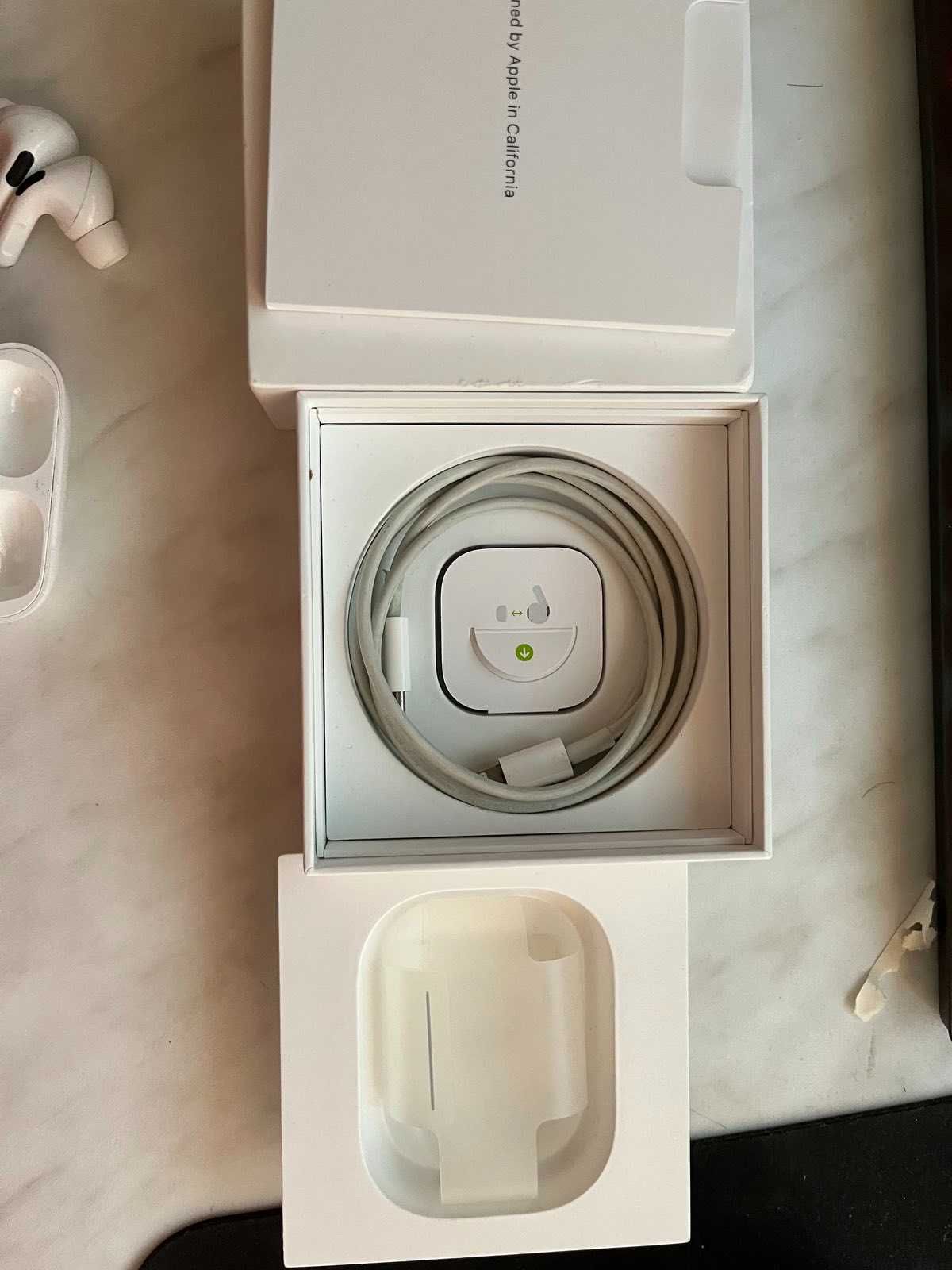 Apple AirPods Pro Gen 1 - за ремонт/ части