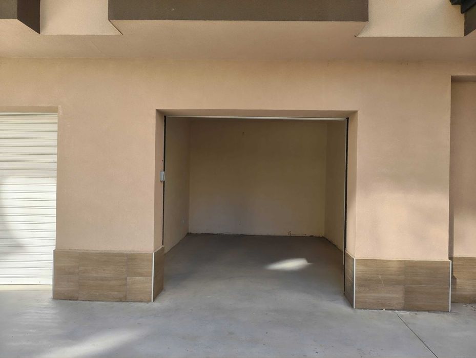 Надземен гараж под наем