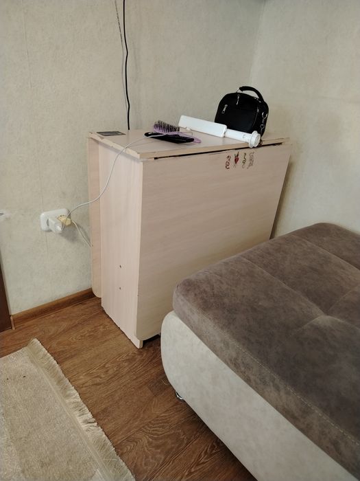 Продаю столы книжка и трансформер