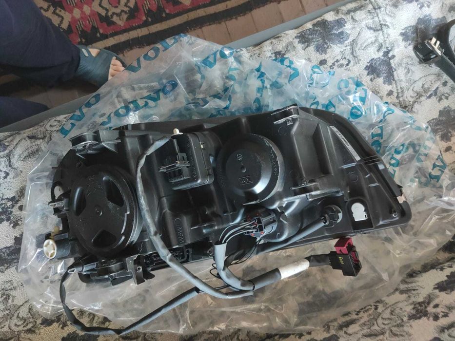 Volvo XC90 Оригинален Ксенонов Ляв Фар 31446872