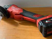 Polizor Milwaukee cu variator
