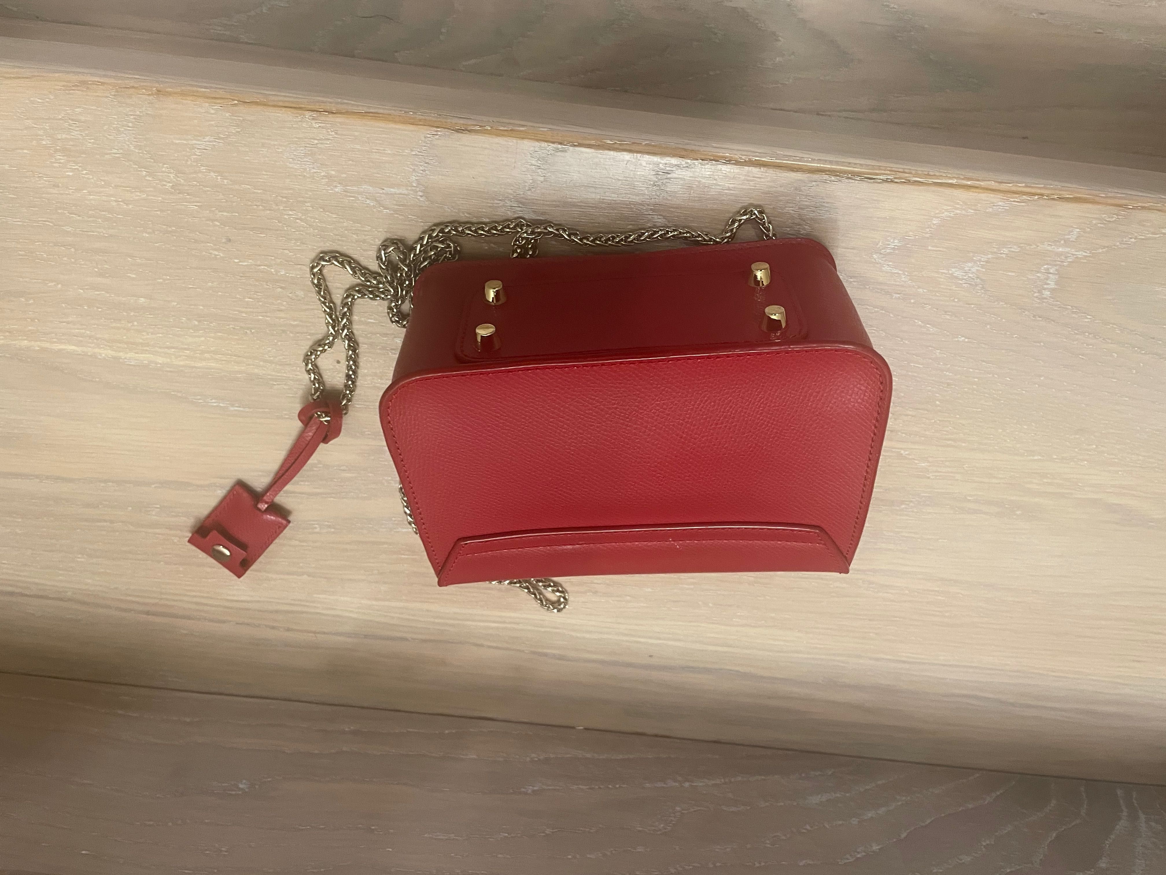 Дамски чанти Furla