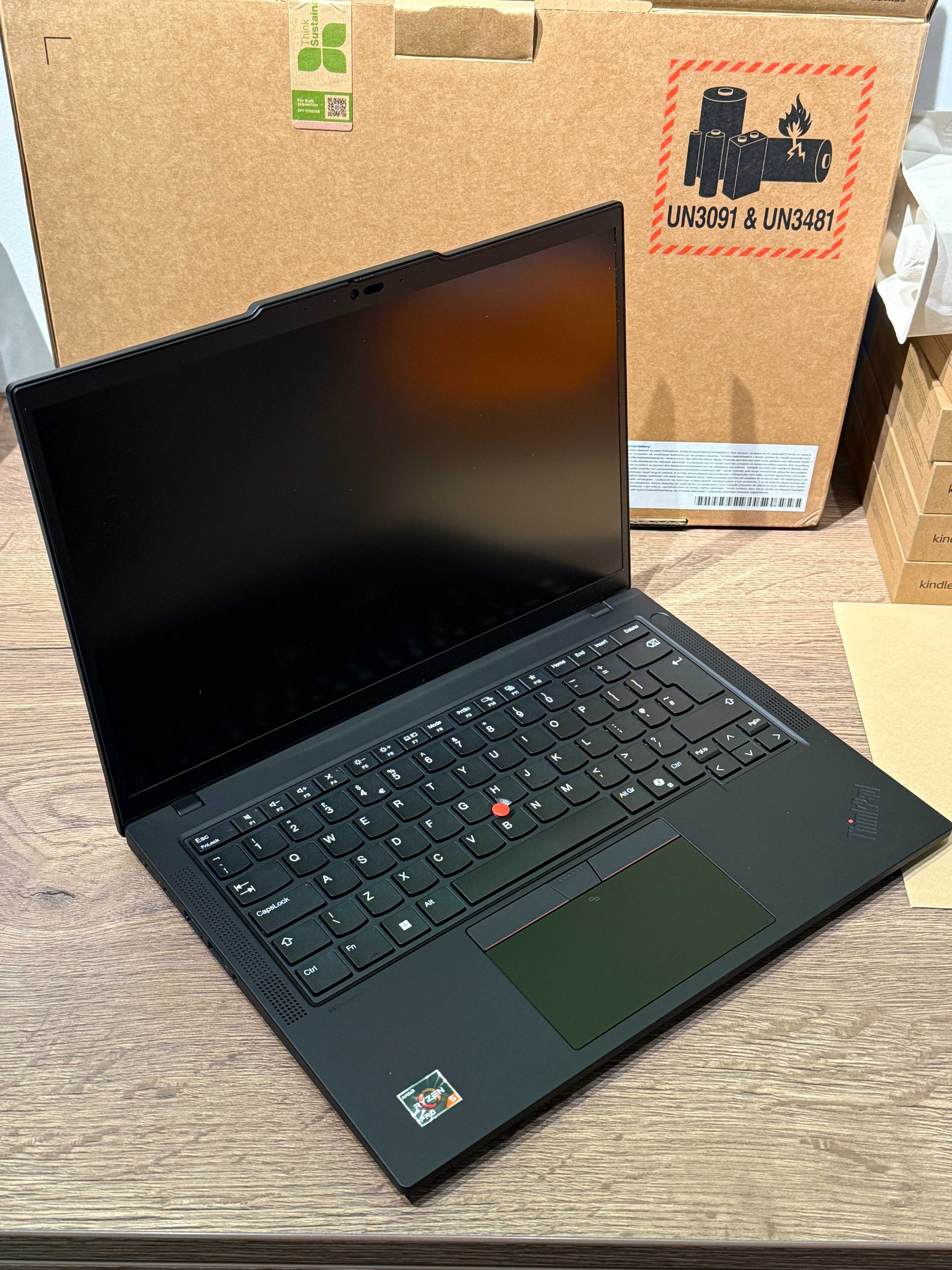 Lenovo ThinkPad T14 Gen 5 14-inch AMD Ryzen 5 PRO 8540HS 32GB Ram 1TB