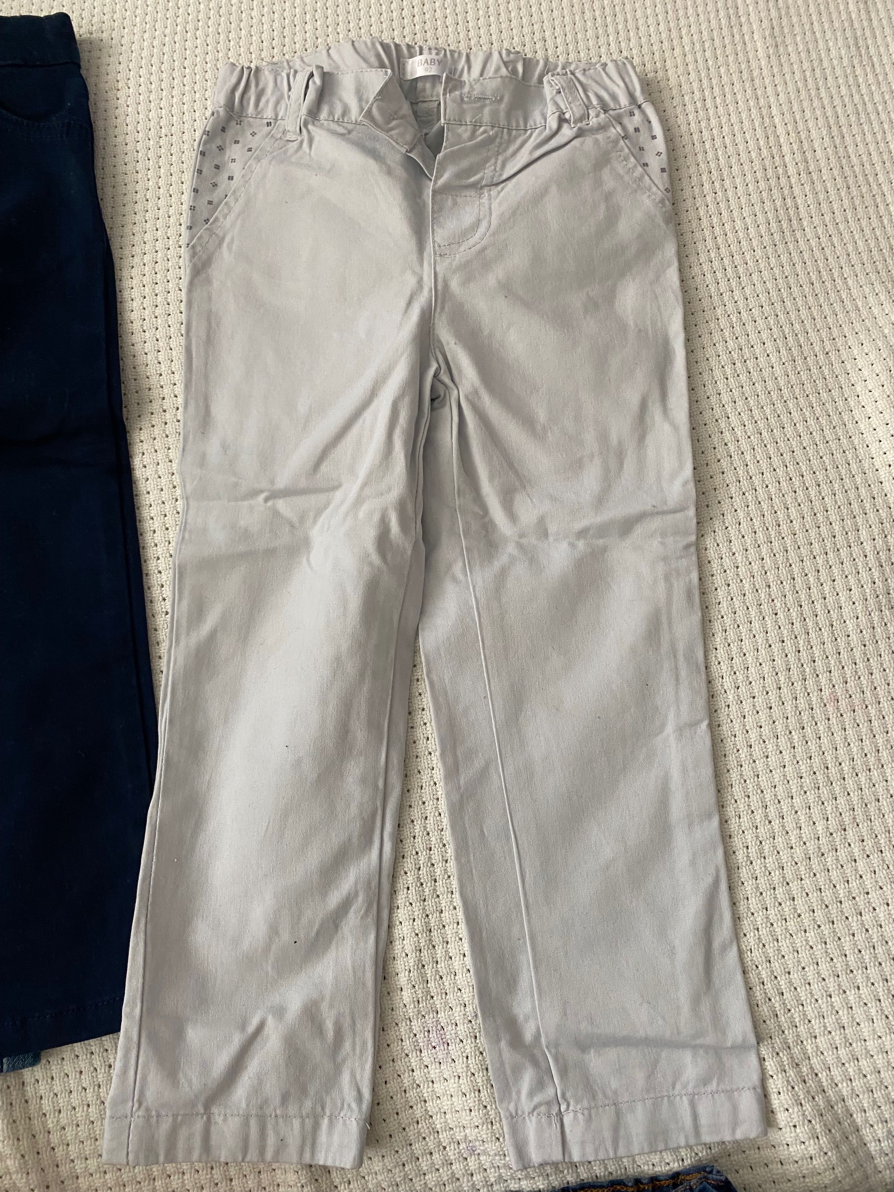 Se vând 7 perechi- pantaloni  pt băieței Mărime  92