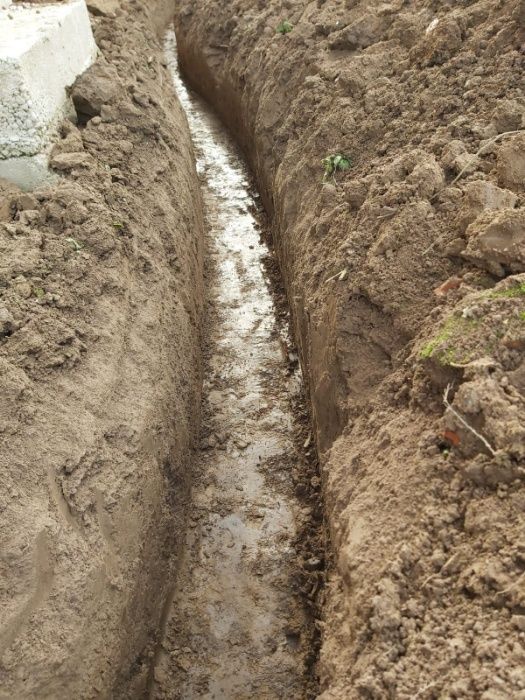 Miniexcvator utilaje bobcat inchiriat amenajre curte gradina sapat