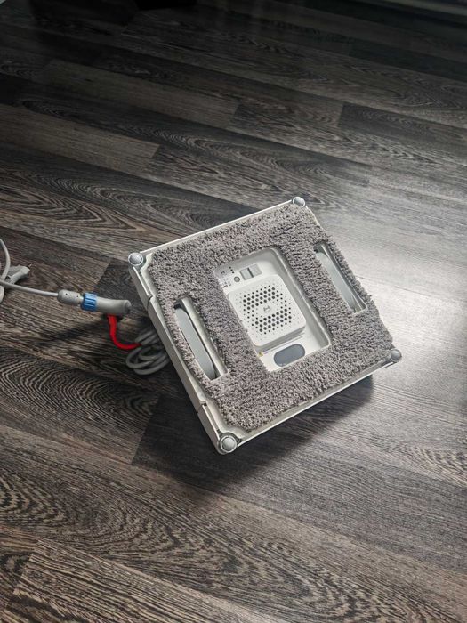 HUTT A1 Робот за почистване на прозорци плочки, огледала