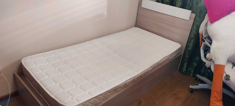 Кровать односпальная б/у