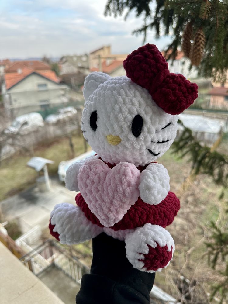 Hello Kitty- плетена играчка, амигуруми