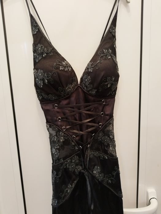 Официална черна рокля