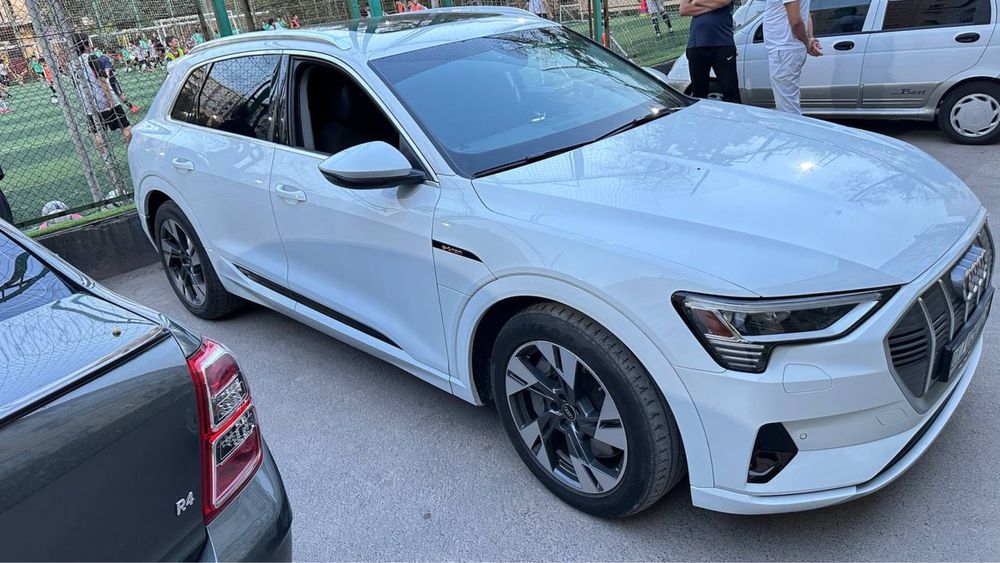 Ауди e-tron 50, 2022 йил, 35000 пробег