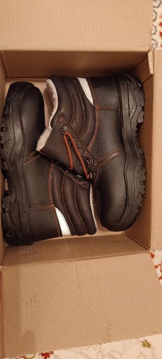 Продам ботинки хорошие