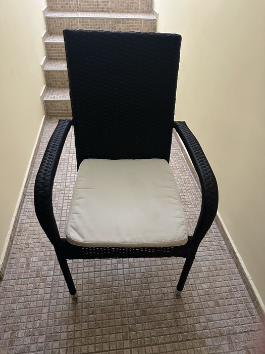 Продавам 6 стола