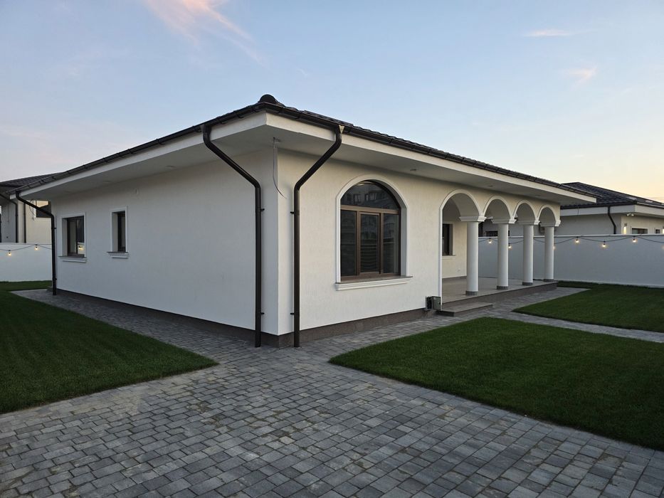 Vand casa pepinierii Valea Adanca