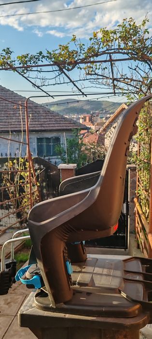 Vând scaun bicicleta thule