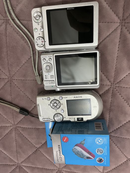 Aparate foto Fujifilm, Sanyo, Sony