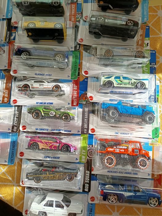 Метални колички чисто нови