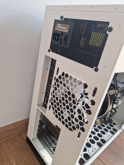 Настолен компютър