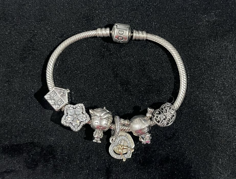Браслет Pandora с шармами