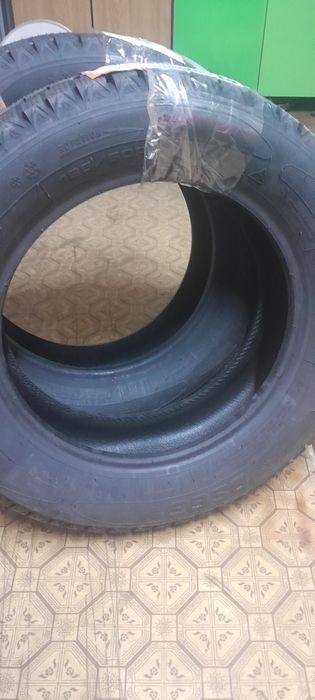 Шины новые две шт