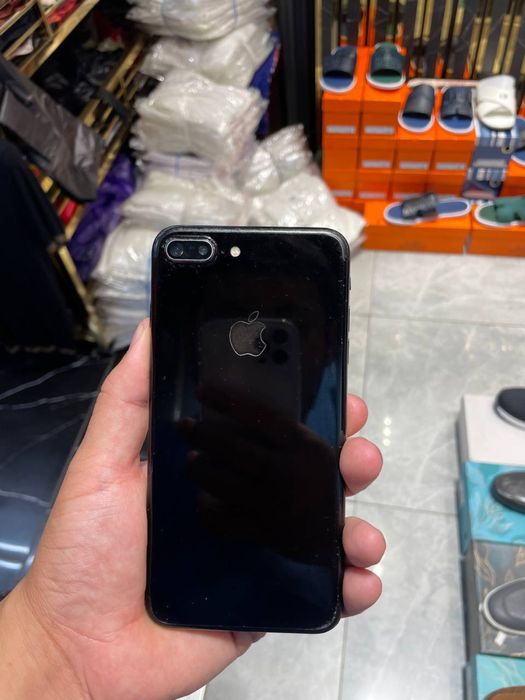 IPhone 7+ 128 jet black