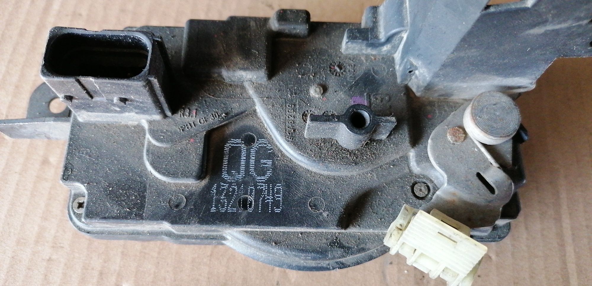 Broasca usa dreapta fata Opel Astra H Zafira B 13210749 QG dezmembrez